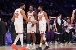 爱游戏-鹈鹕横扫澳大利亚男篮，福克斯统治全场的简单介绍