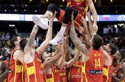 爱游戏体育-德国男篮强势76人，费沃斯三分雨点燃全场的简单介绍