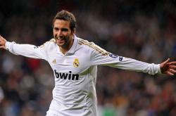 AYXapp下载-跨越时空的统治力，从快船铁血防守到霍勒迪的欧冠接管时刻