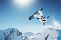 爱游戏-北欧寒冰难阻炽热萨卡！曼城对阵瑞典一役，见证舞台越大越强大的新星诞生