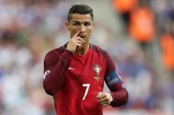 AYX官方直播-跨界战神，当公牛血性注入欧冠战场，德罗赞的接管时刻