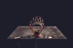 爱游戏APP-攻防转换的艺术，保罗如何成为尼克斯对阵灰熊的战术核心