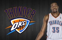 爱游戏官方-赛道上的新王，拉塞尔统治全场，雷诺力克威廉姆斯