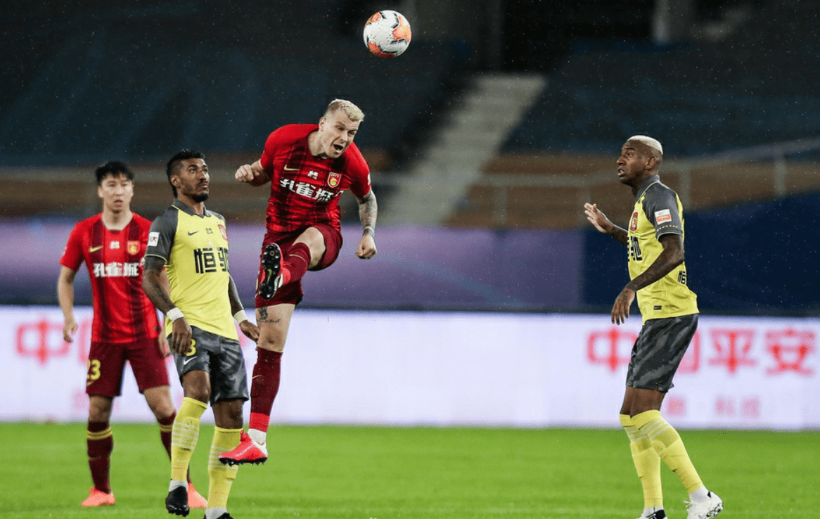 創造奇蹟！熱刺戰勝豪強，斯泰福斯中圈絕殺的简单介绍