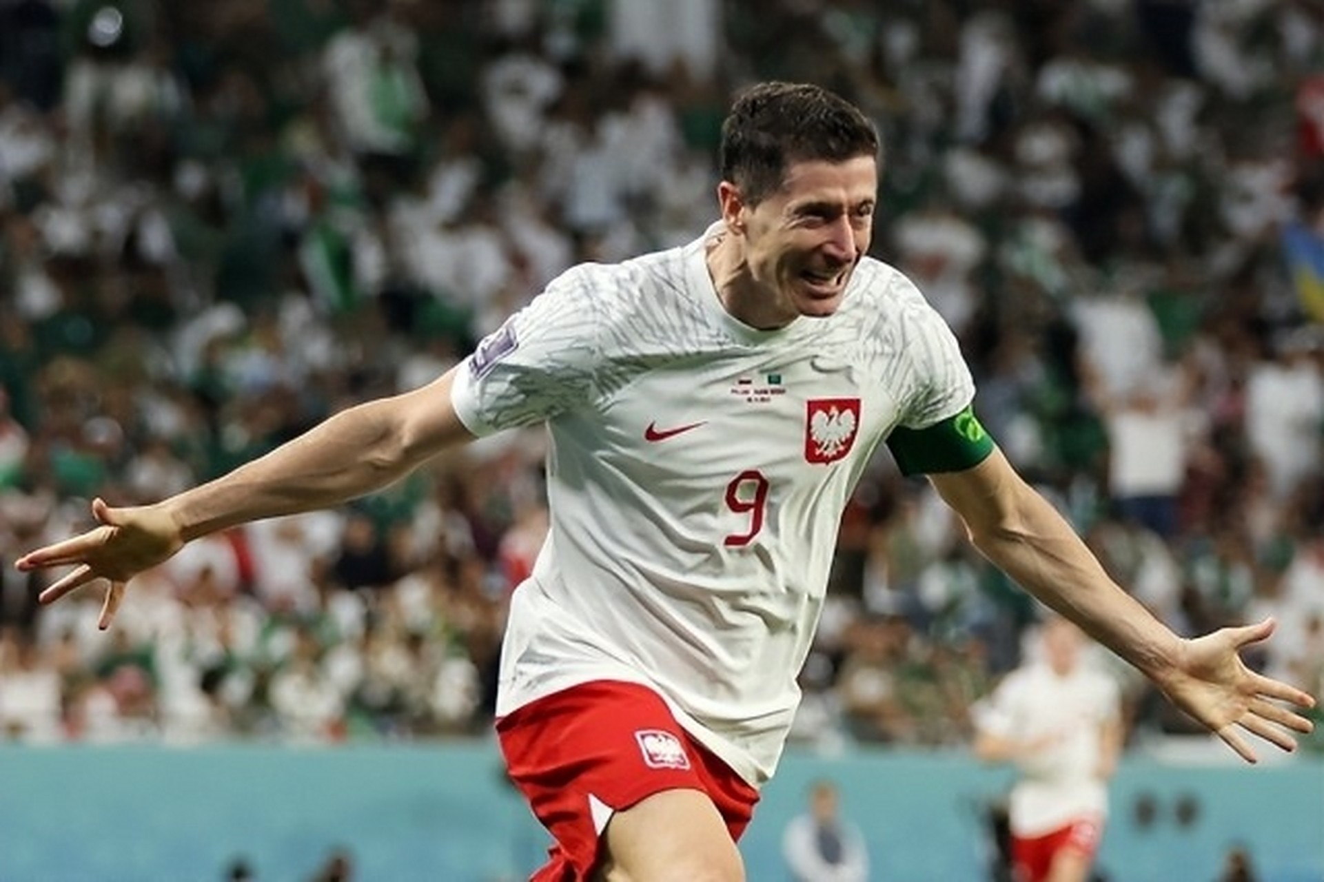 包含欧洲名将赛：莱万多夫斯基再进球的词条