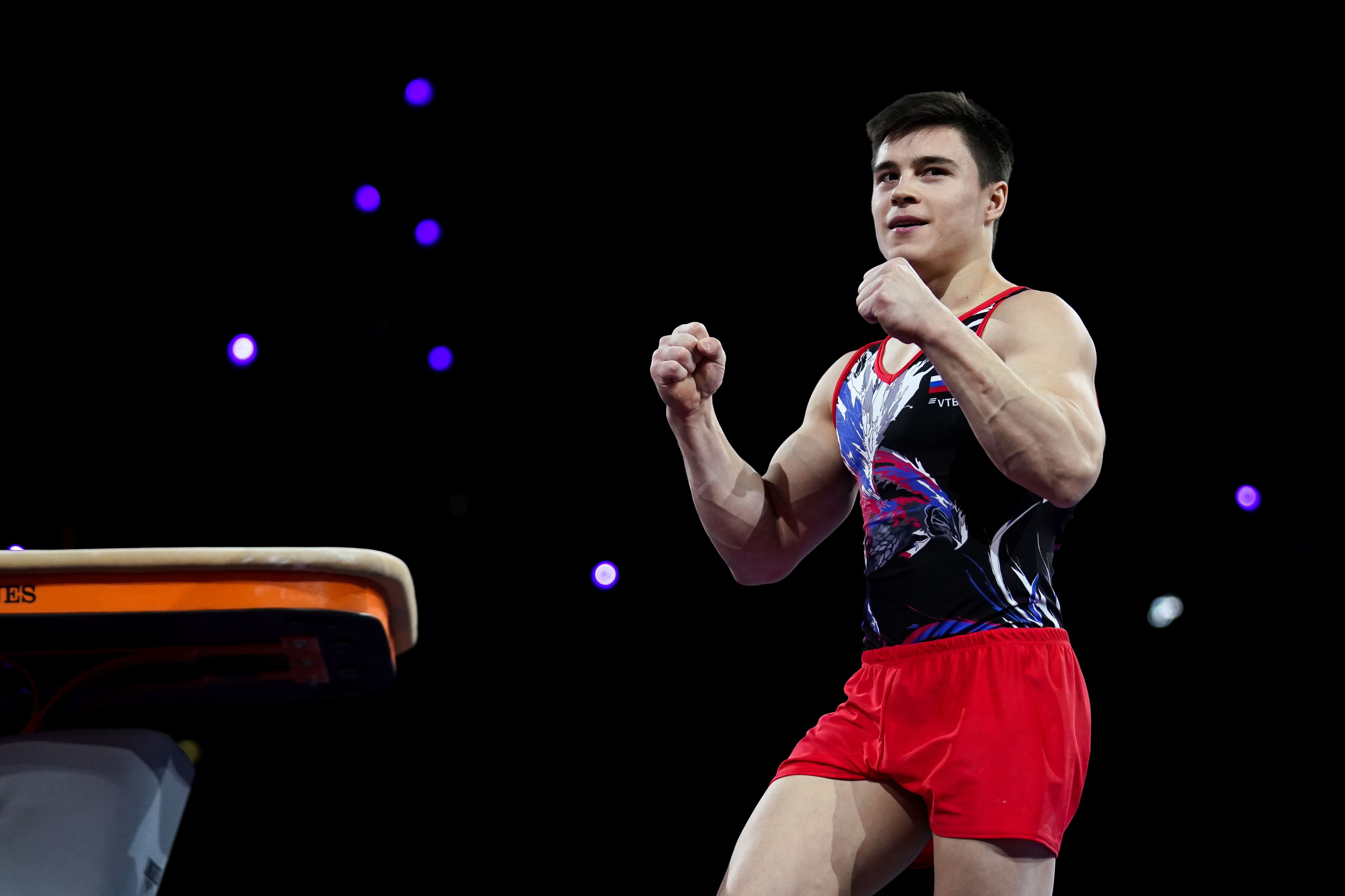 男子体操跳马比赛竞技水准迅猛攀升