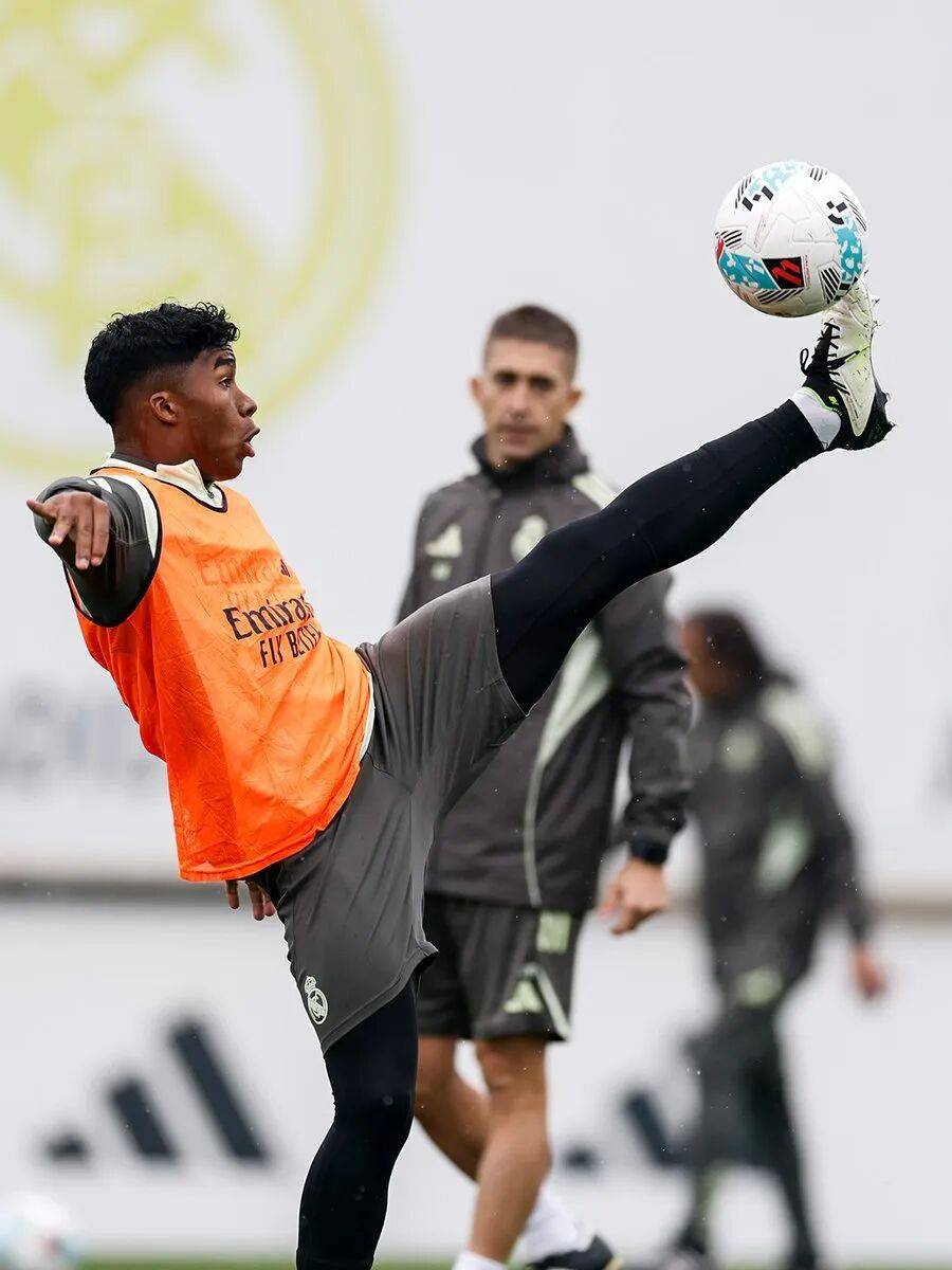 瓦伦西亚后卫表现抢眼，备战国际比赛