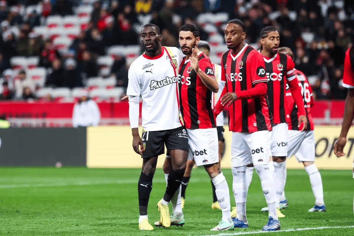 斯特拉斯堡主场战平尼姆，延续不败纪录的简单介绍