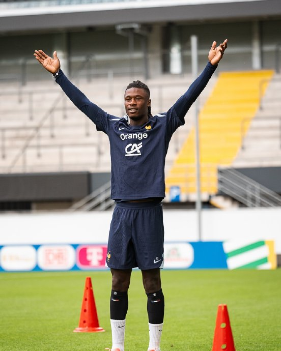 包含法国队绝杀中国队，黄鸭组合刷新纪录的词条