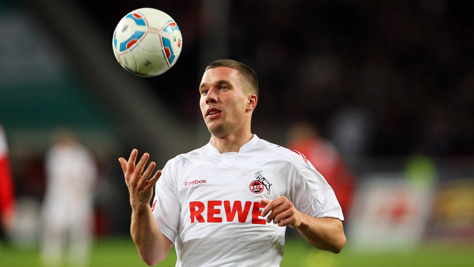 年度焦点之战，莱比锡红牛压哨绝杀比利时，谱写欧冠新传奇