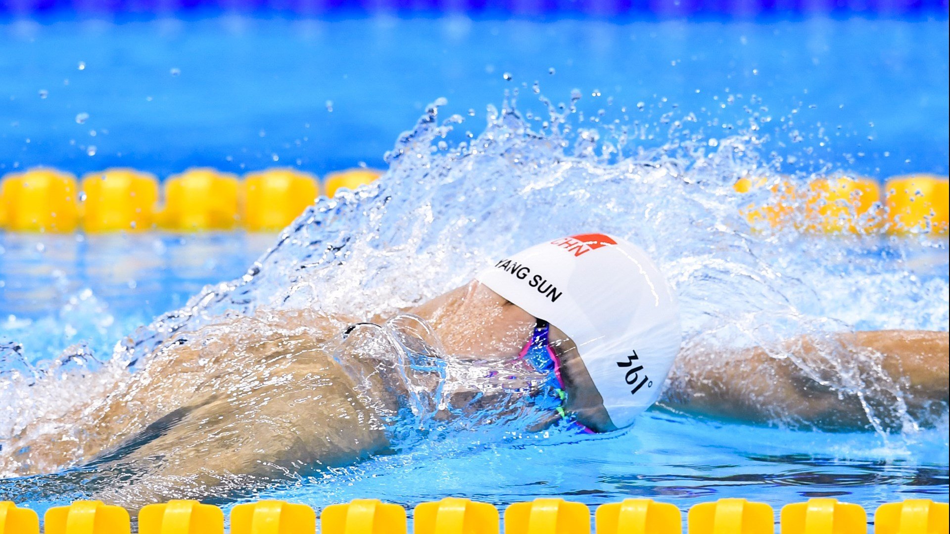 马刺粉碎山西队,字母哥成为关键先生,国际赛场上的战术革命